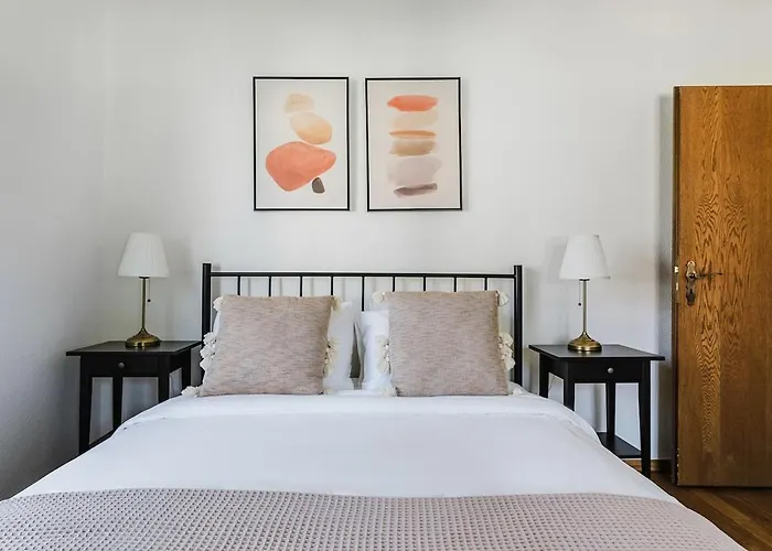 Saint - 90 Qm, 3 Schlafzimmer, Balkon & Kostenloser Parkplatz Lägenhet