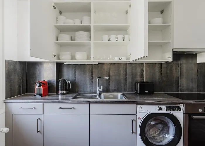 Saint - 90 Qm, 3 Schlafzimmer, Balkon & Kostenloser Parkplatz Apartment *